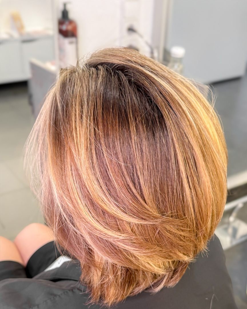 Balayage en melena media, vista de espalda